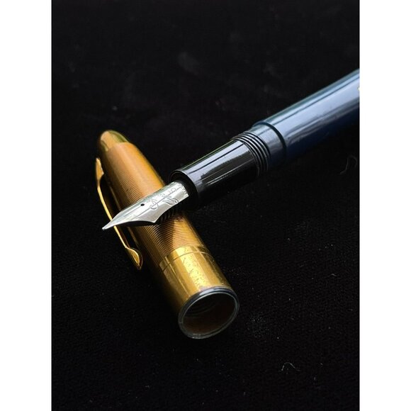 Vintage Sheaffer Fineline Blue eith Gold Cap Fountain Pen with Fineline 341 Nib - Picture 2 of 6